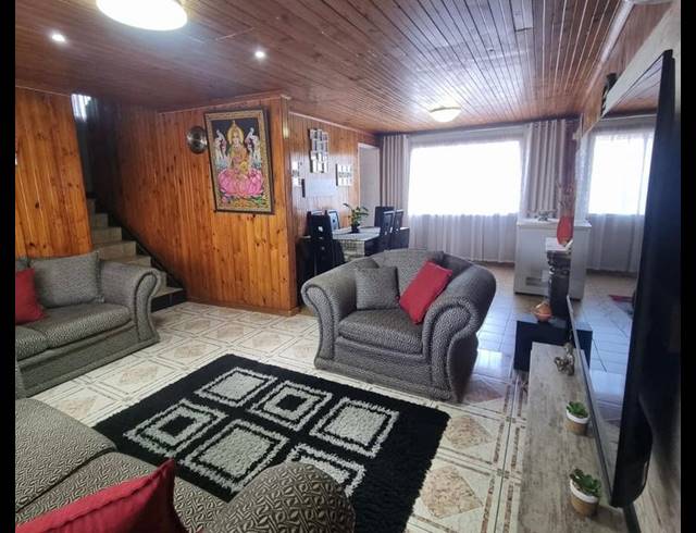 6 BEDROOM HOUSE FOR SALE IN SHALLCROSS